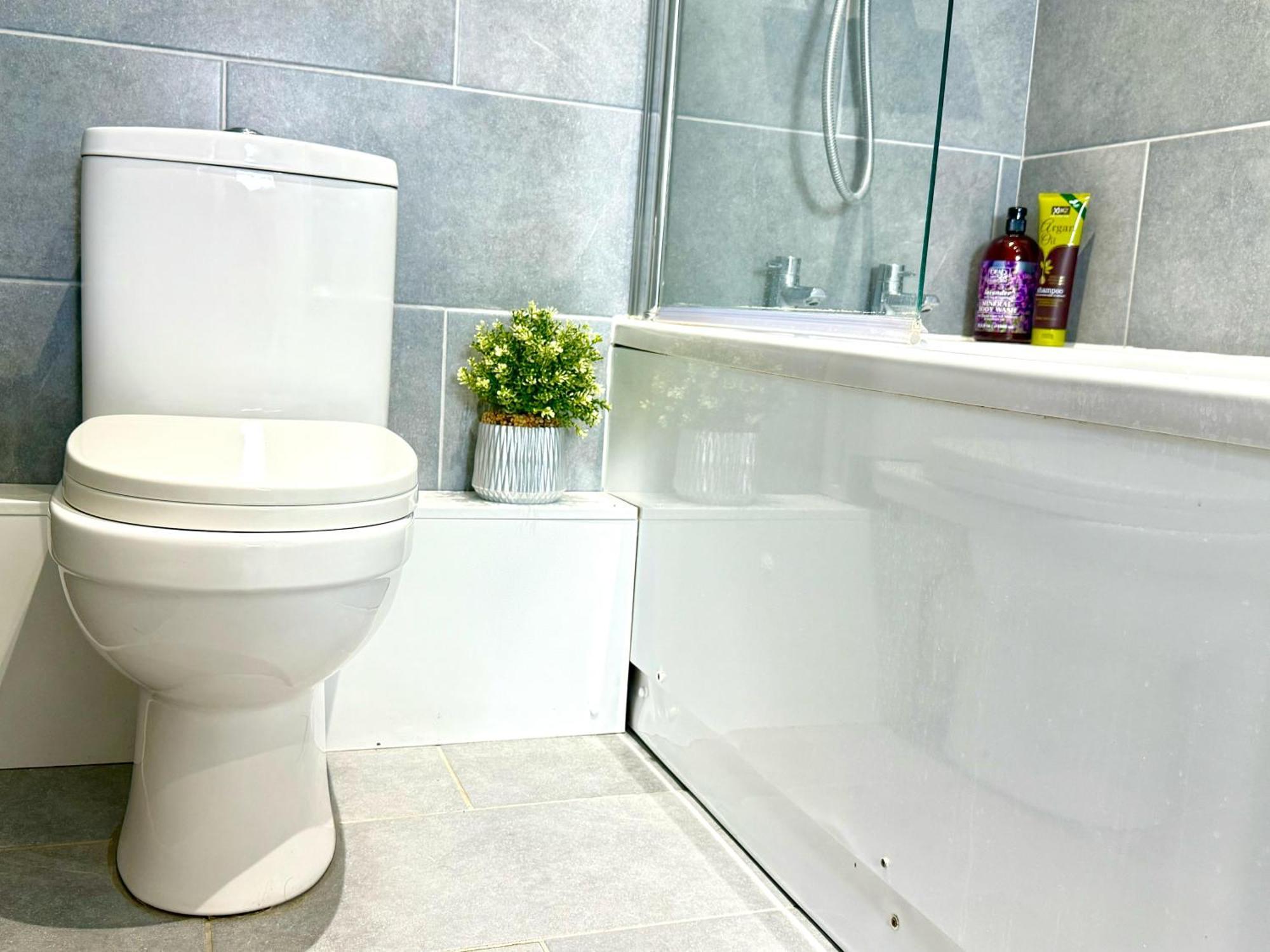 Hazel 1-Bedroom Cousy Flat, Parking, Wifi, Prime Location, Close To Blenheim Palace & Oxford 키들링턴 외부 사진
