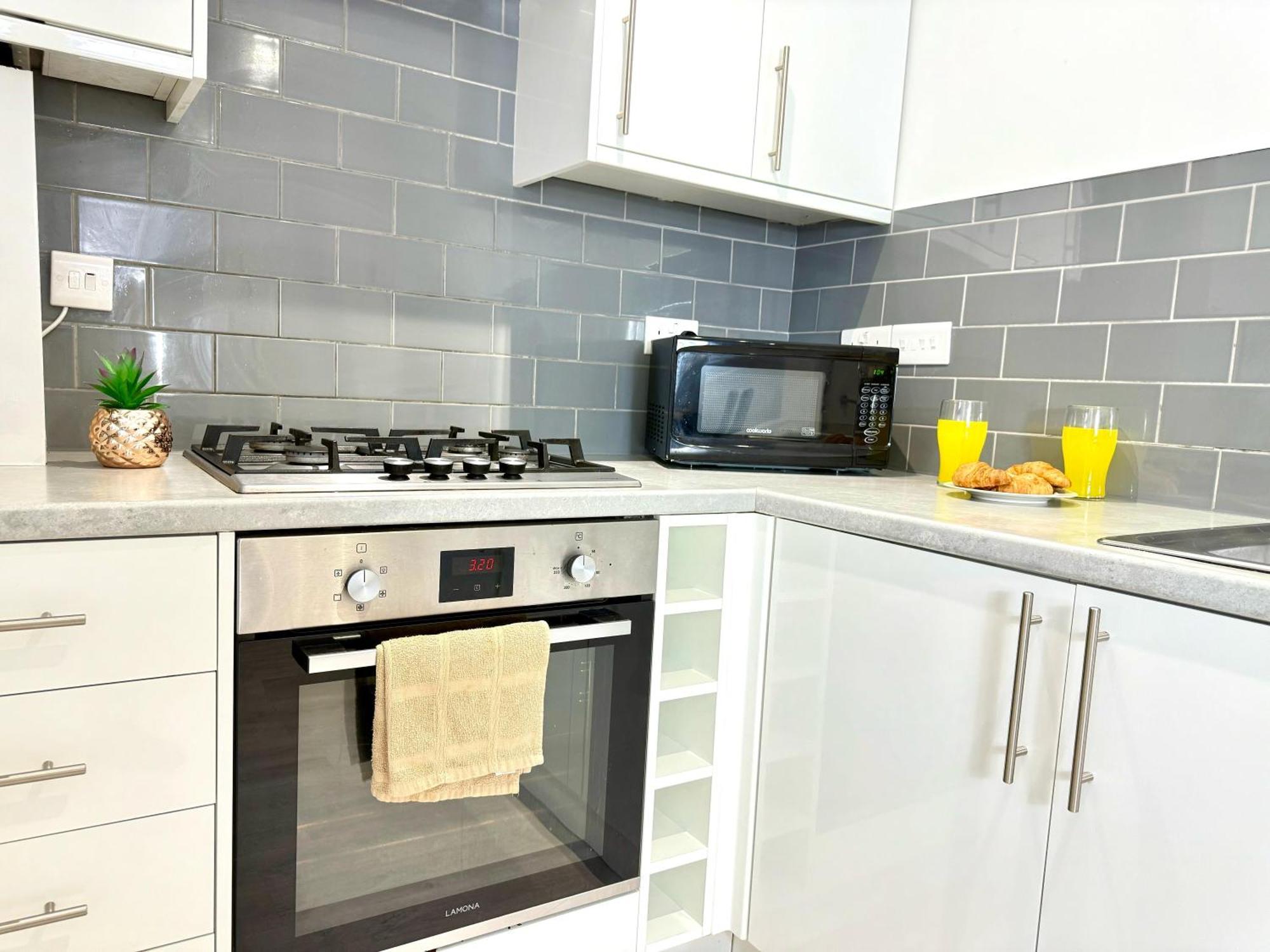 Hazel 1-Bedroom Cousy Flat, Parking, Wifi, Prime Location, Close To Blenheim Palace & Oxford 키들링턴 외부 사진