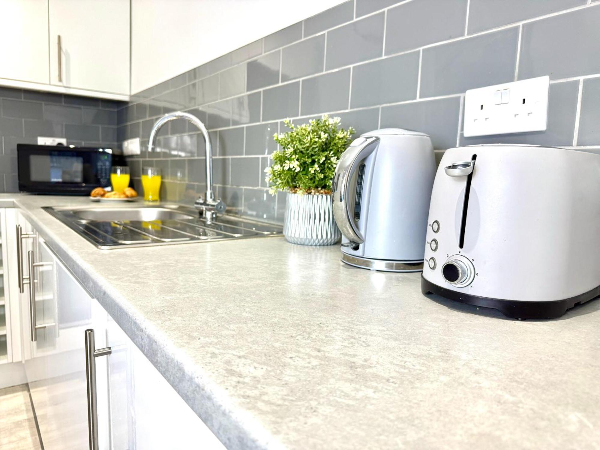 Hazel 1-Bedroom Cousy Flat, Parking, Wifi, Prime Location, Close To Blenheim Palace & Oxford 키들링턴 외부 사진
