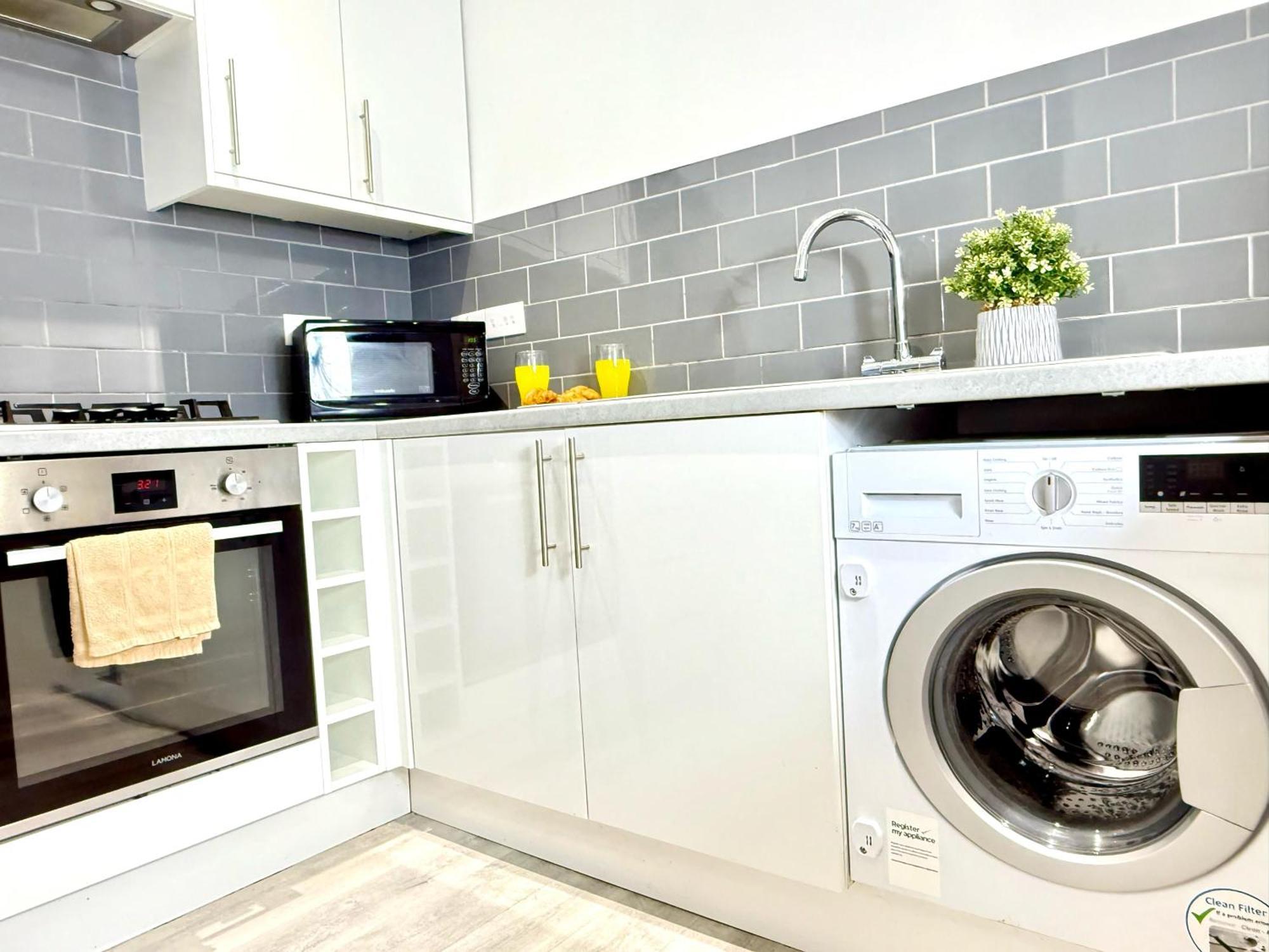 Hazel 1-Bedroom Cousy Flat, Parking, Wifi, Prime Location, Close To Blenheim Palace & Oxford 키들링턴 외부 사진